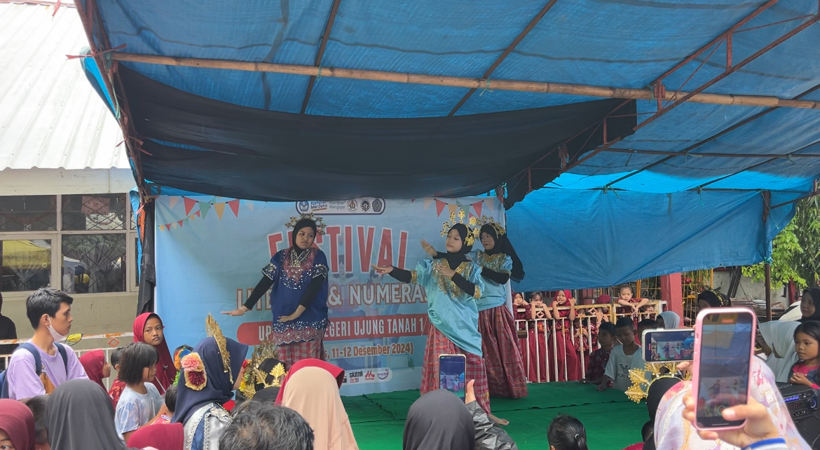 SD Negeri Ujung Tanah 1 Gelar Festival Literasi dan Numerasi Bersama Market Day
